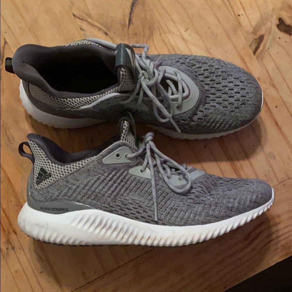 Womens adidas tennis shoes